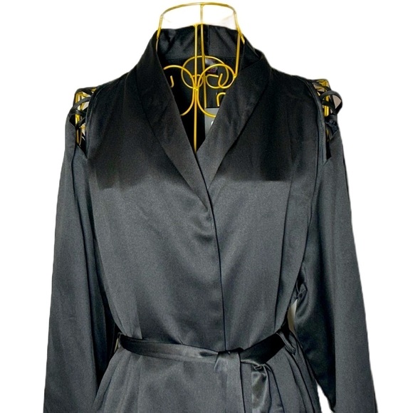 NWT Frederick’s of Holiday Black Satin Lattice Lacing Robe with Self Tie Belt, M - Picture 8 of 16